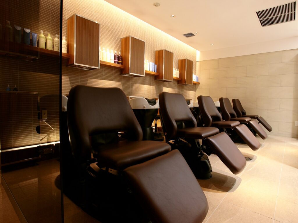 PEEK-A-BOO AVEDA 池袋東武